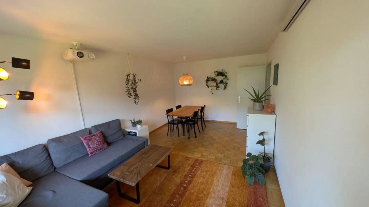 4-room apartment in the quiet Blinzern neighborhood in Köniz - Photo 3 of 18