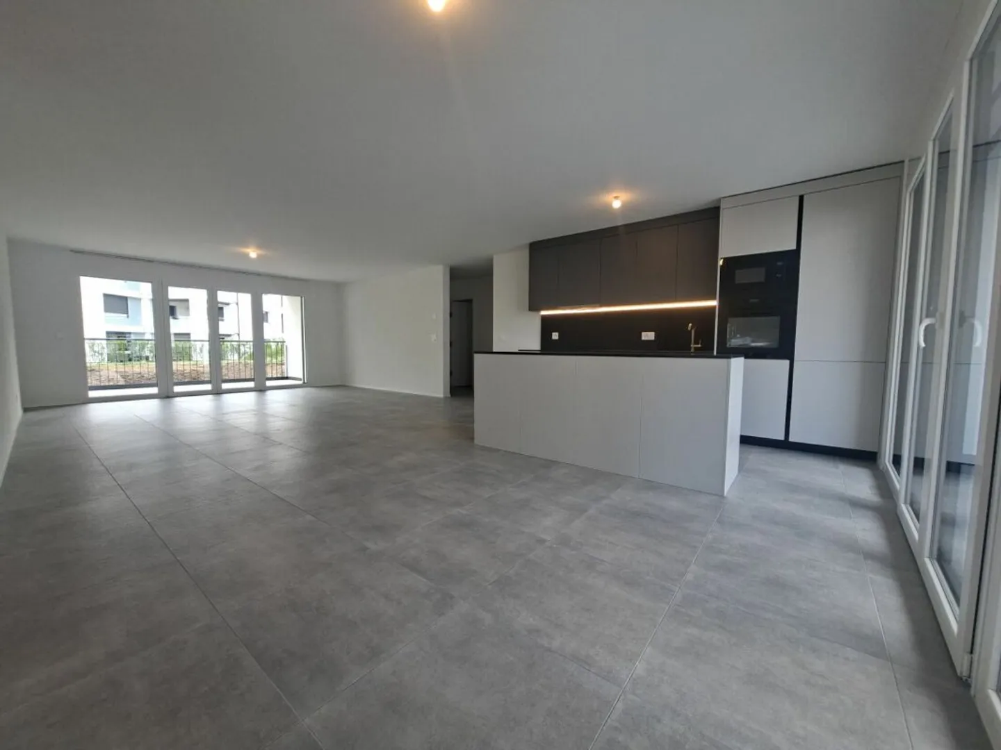 Modern 4.5 Room Apartment - Photo 1 of 11