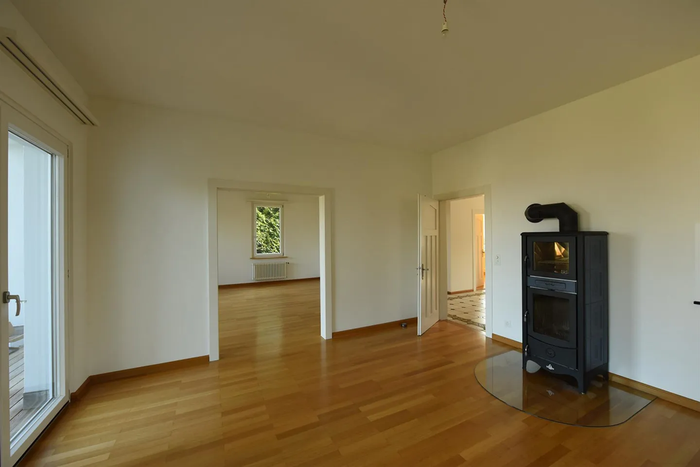 9 Zimmer-Einfamilienhaus mit grossem Umschwung und Seesicht - Foto 6 von 11