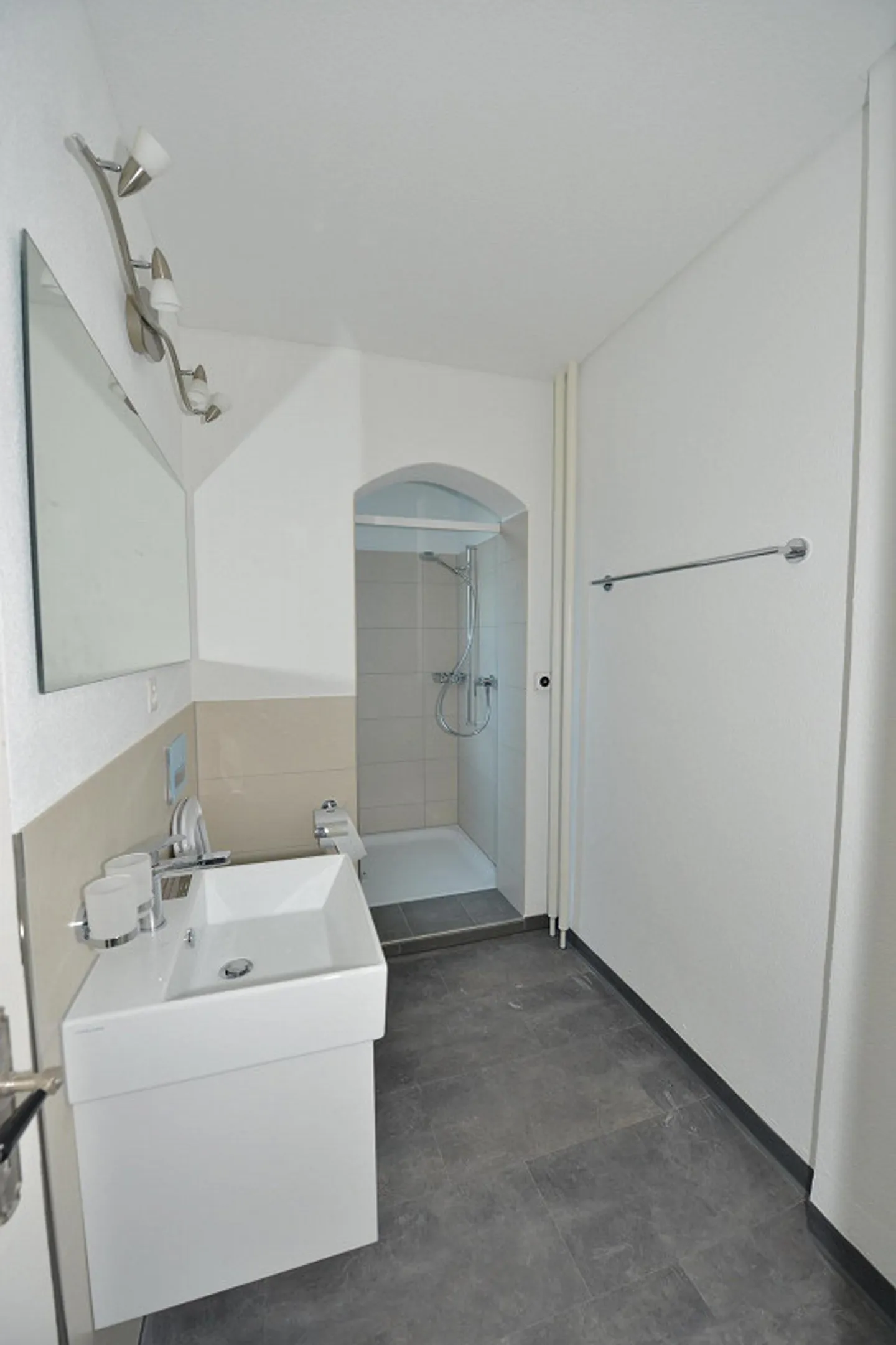 9 Zimmer-Einfamilienhaus mit grossem Umschwung und Seesicht - Foto 7 von 11