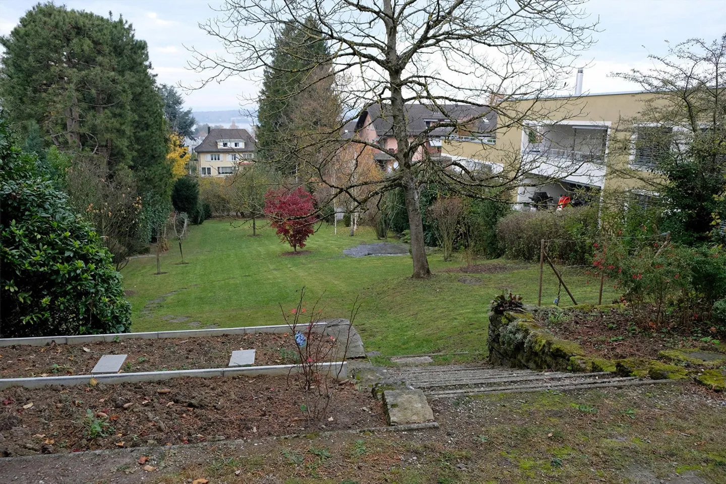 9 Zimmer-Einfamilienhaus mit grossem Umschwung und Seesicht - Foto 10 von 11