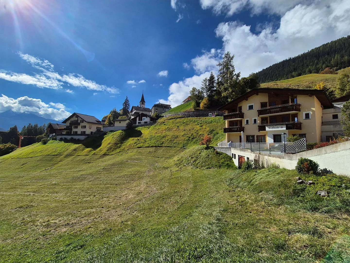 Charmante Dachwohnung in Wiesen - Foto 1 von 9