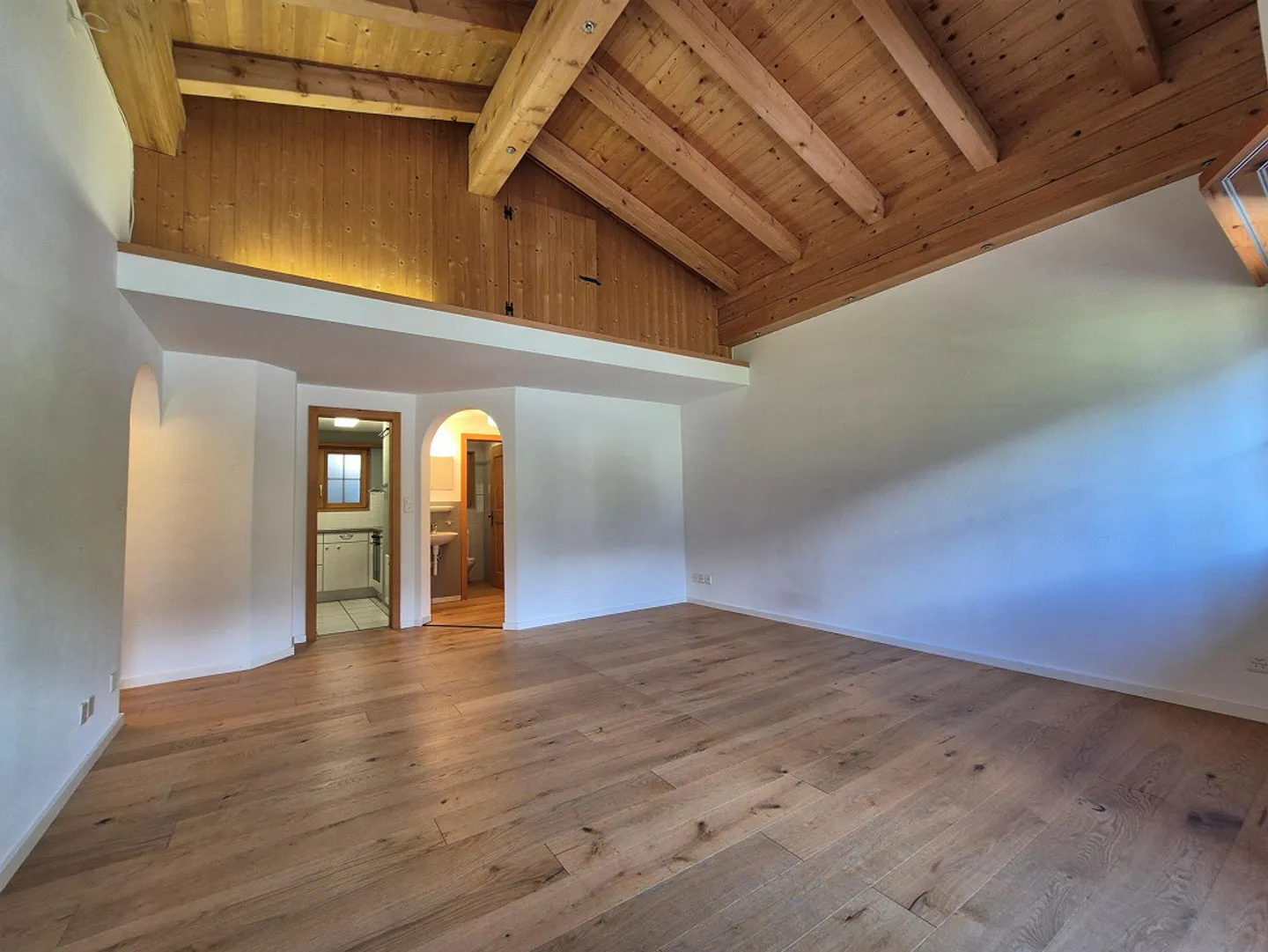 Charmante Dachwohnung in Wiesen - Foto 3 von 9