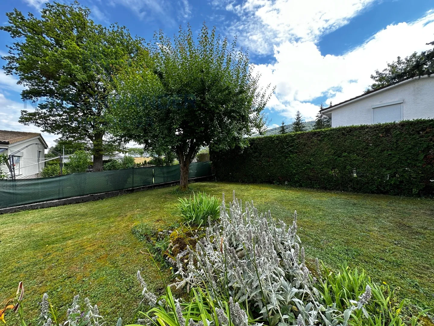 Fort potentiel avec deux garages et emplacement idéal - Photo 9 sur 12