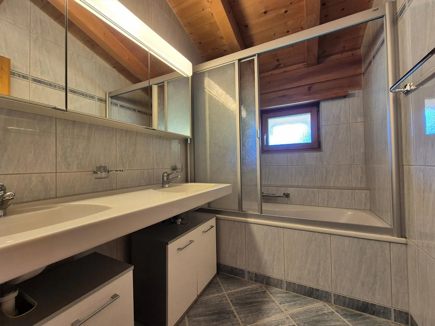 Charmante Dachwohnung in Wiesen - Foto 6 von 9