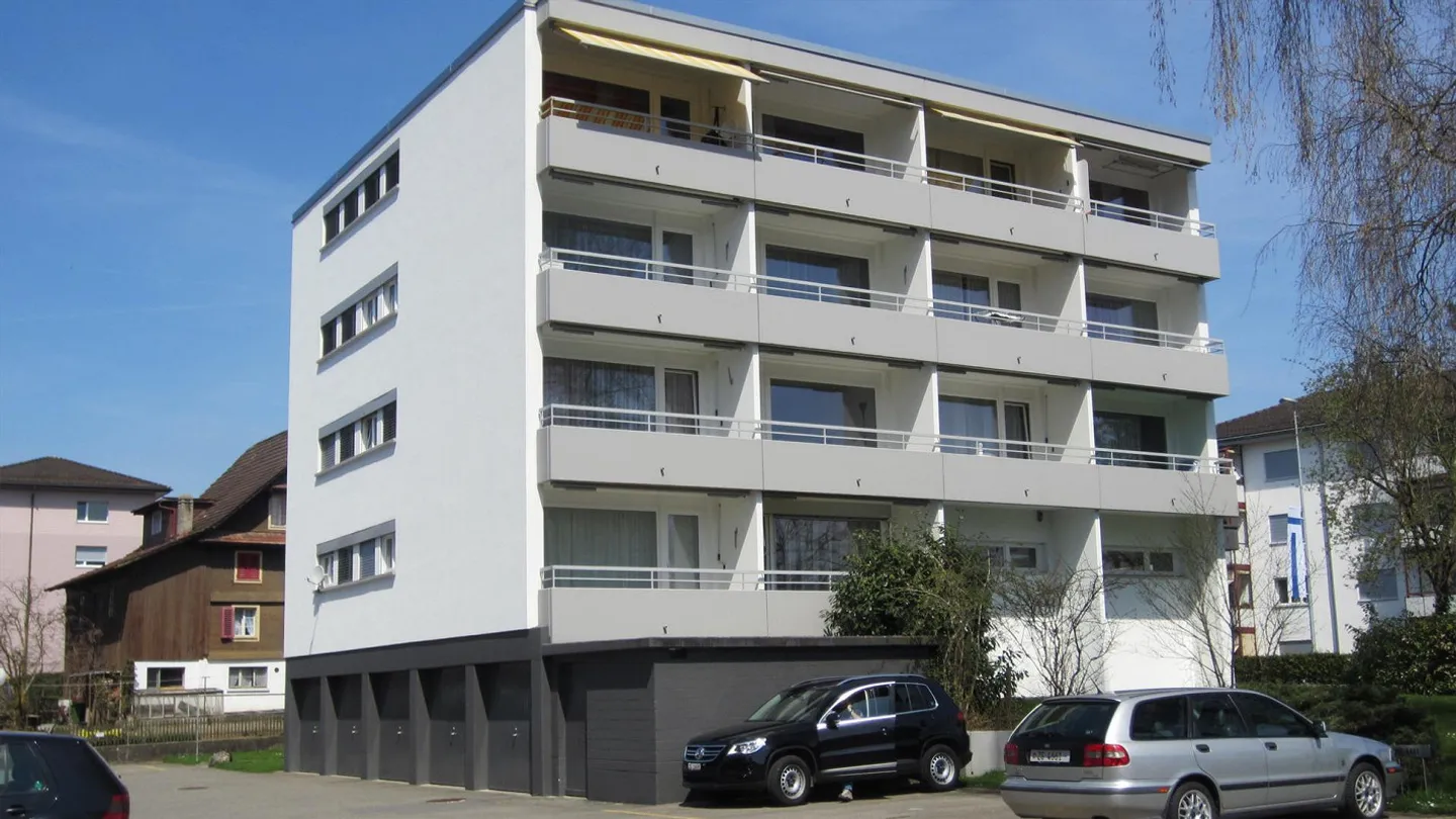 Vivre dans un emplacement central à Steinhausen idéal pour les célibataires - Photo 1 sur 5