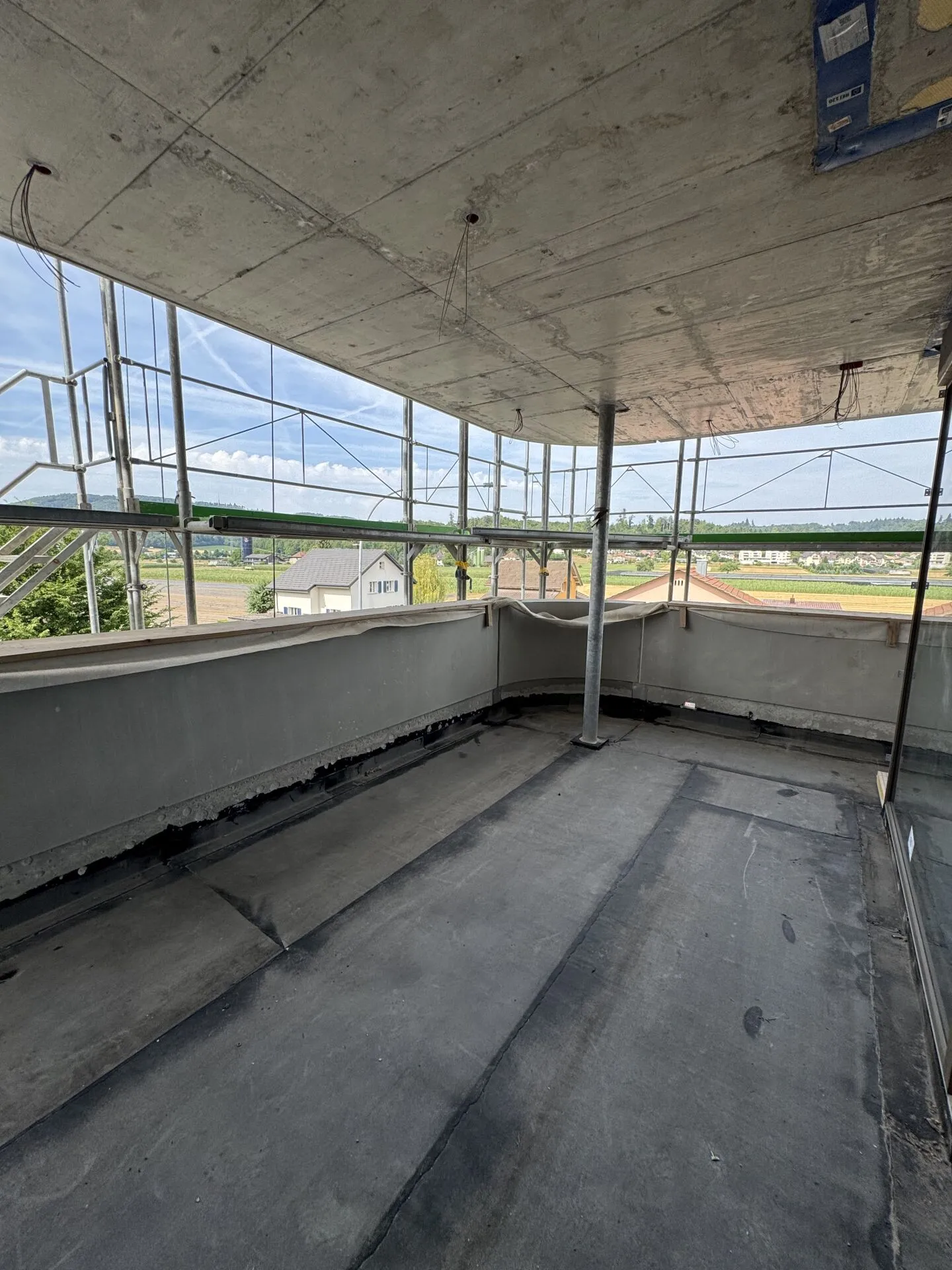 Appartement unique de 3,5 pièces avec terrasse de 70m2 et jardin d'hiver - Photo 15 sur 16