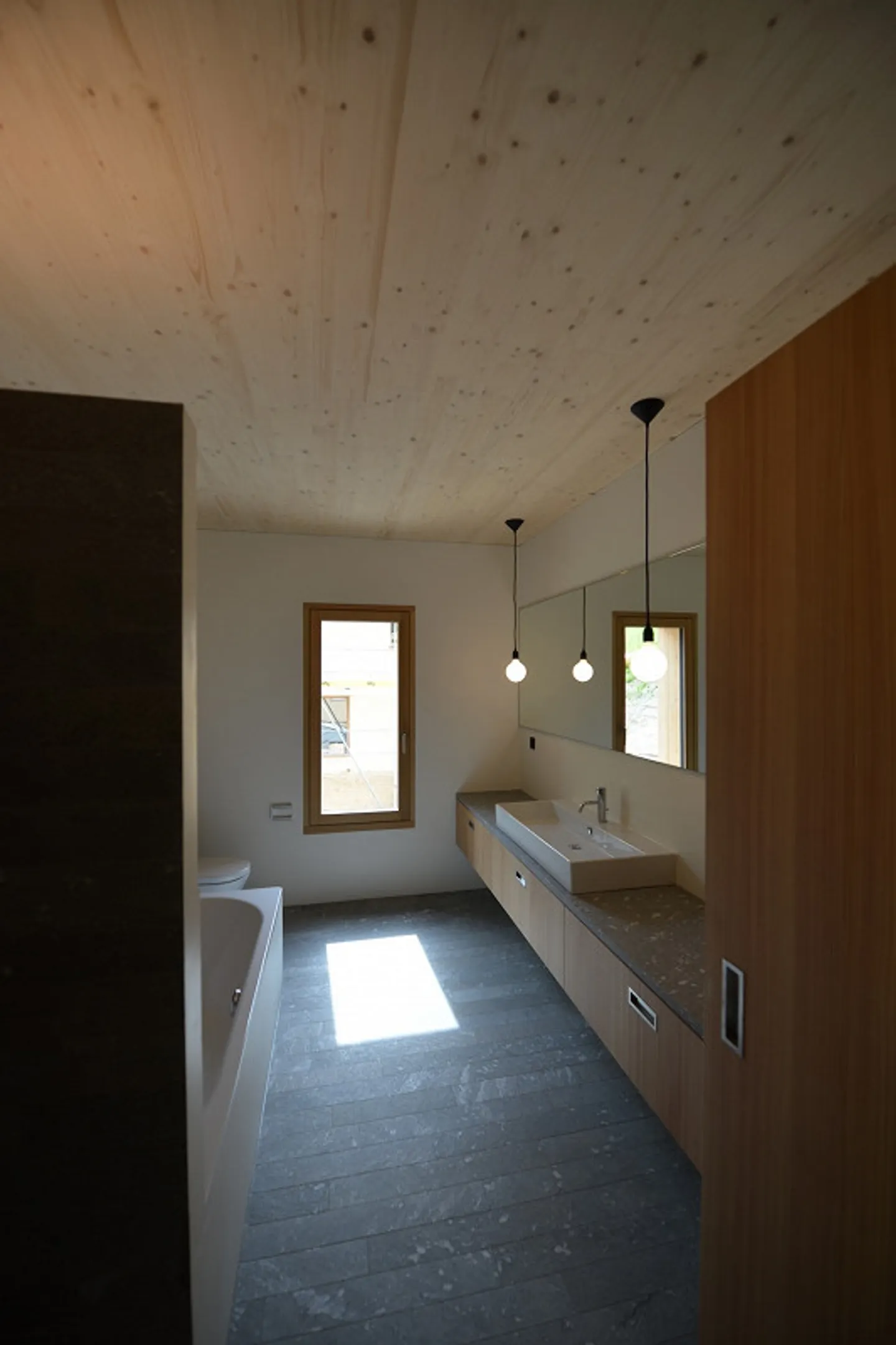 Beautiful living with a view! - Photo 6 of 21