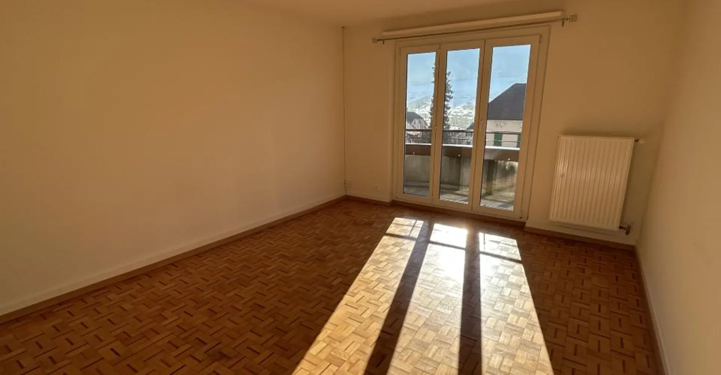 In affitto: appartamento di 3,5 locali con balcone - Crêt-Besson 11, Sonvilier - Foto 1 di 11