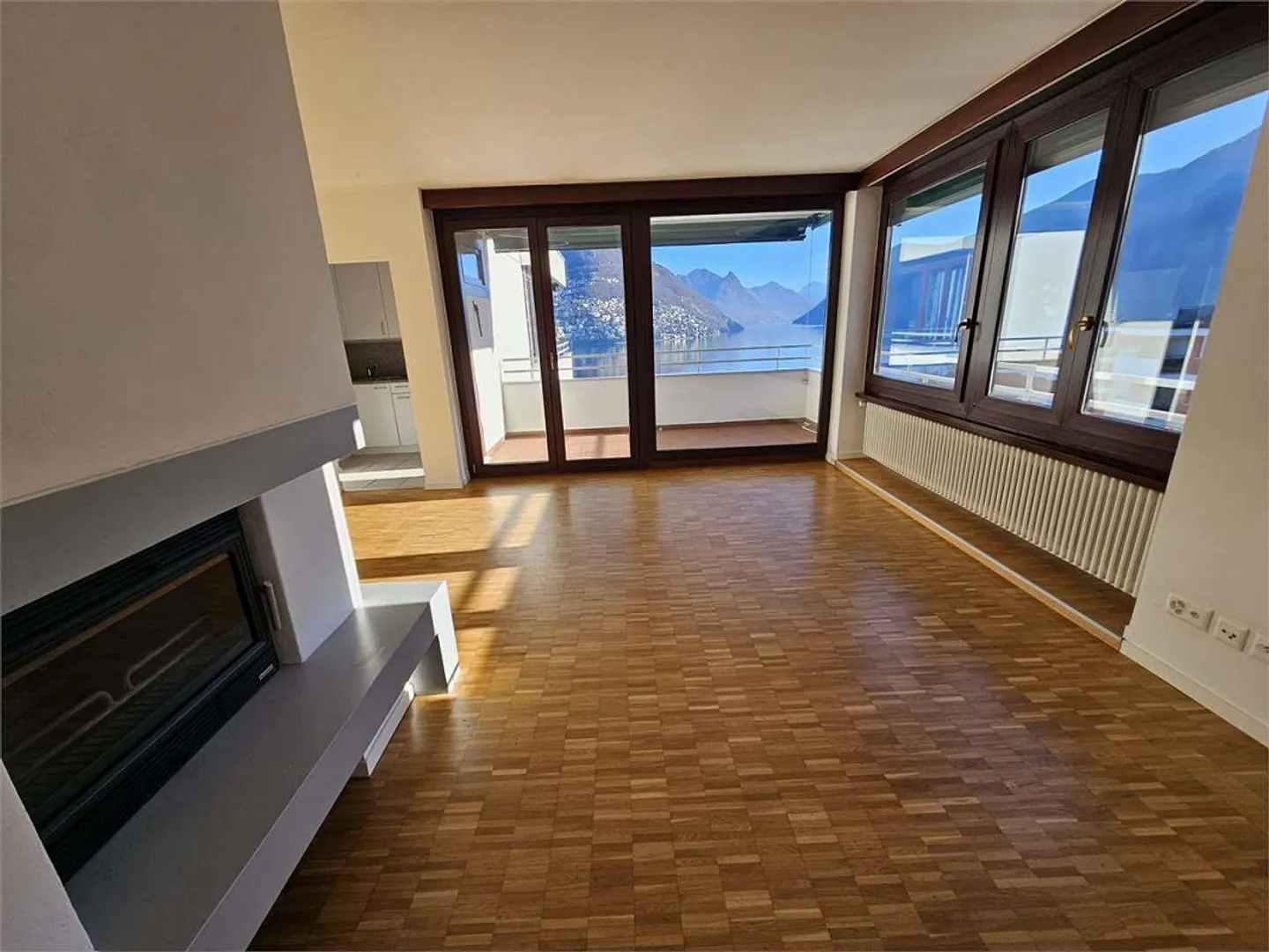 Lugano Paradiso, 2.5 rental with lake view - Photo 4 of 12