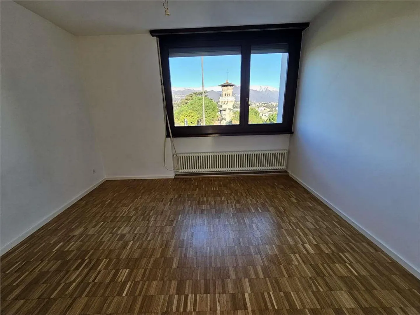 Lugano Paradiso, 2.5 rental with lake view - Photo 9 of 12