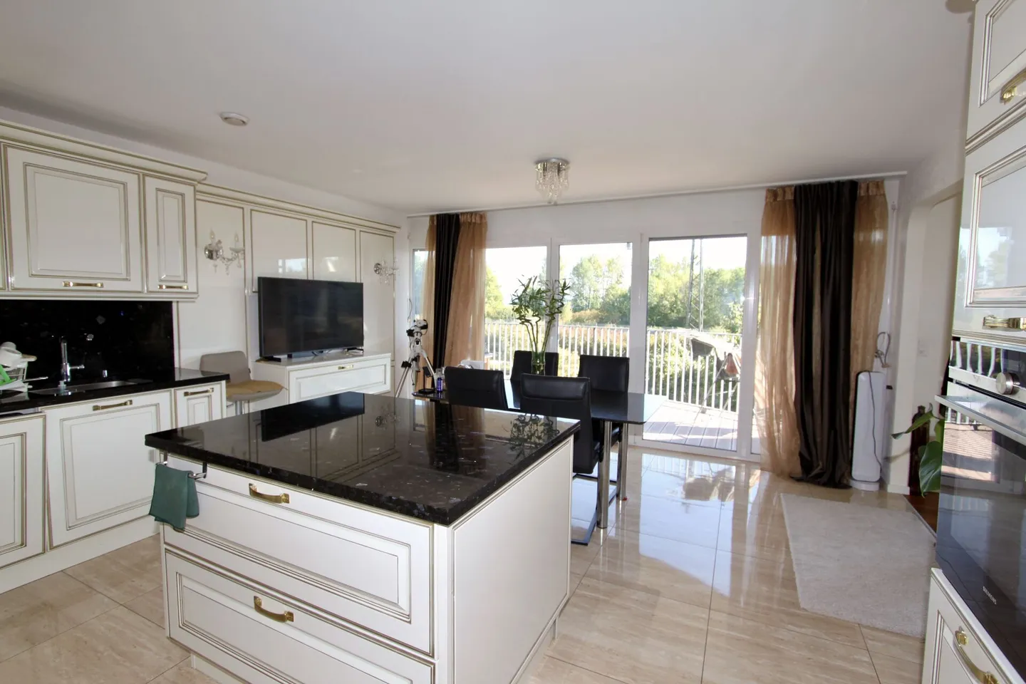 Appartement spacieux au bord du lac - Photo 4 sur 9