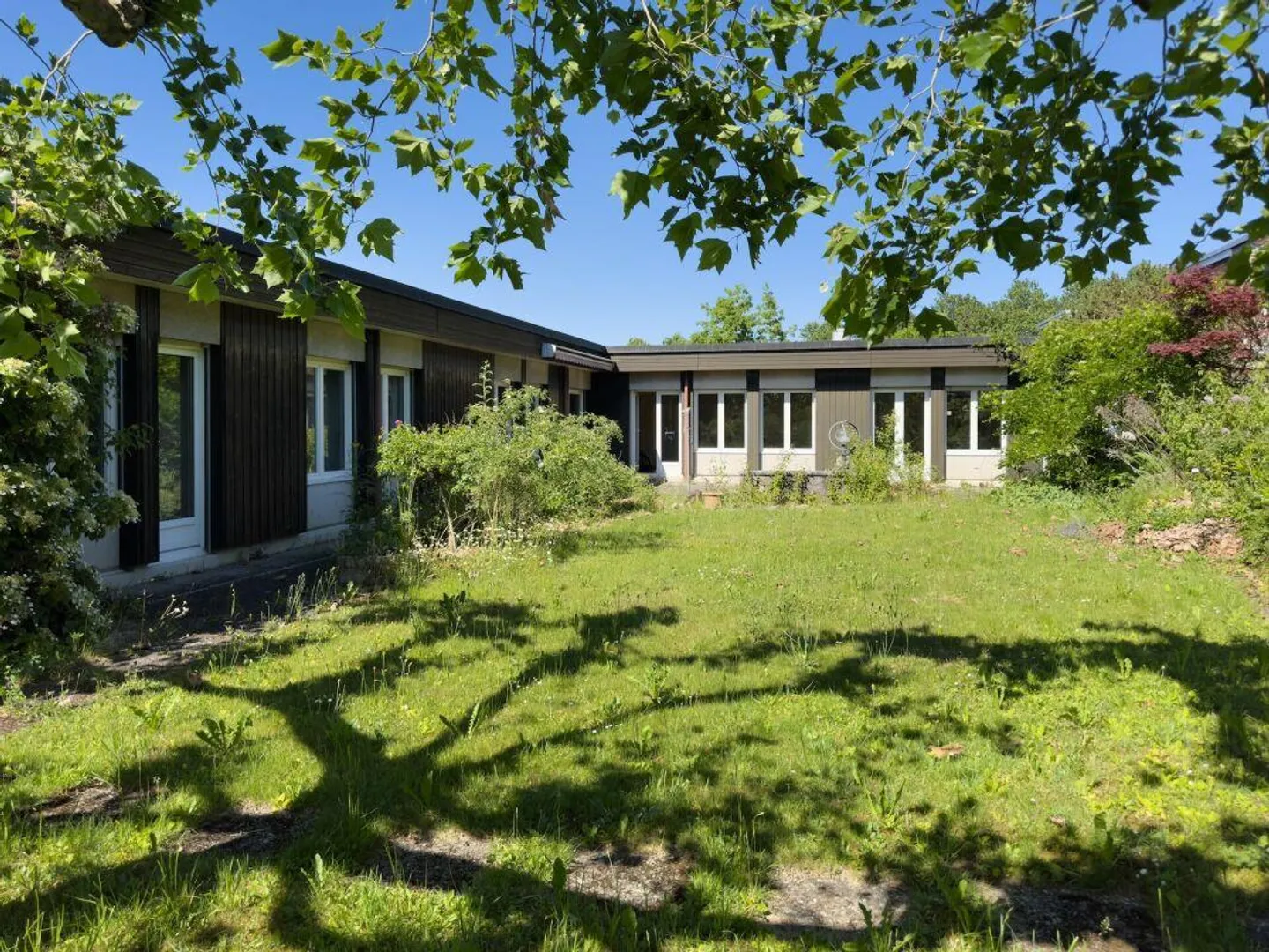 6.5-Zimmer-Einfamilienhaus im Bungalowstil mit grossem Garten und E... - Photo 18 of 22