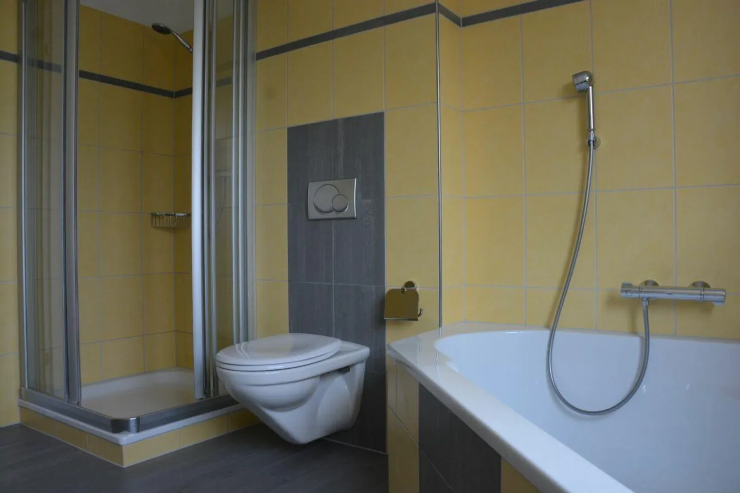 Appartement moderne de 4,5 pièces dans un emplacement central - Photo 6 sur 12