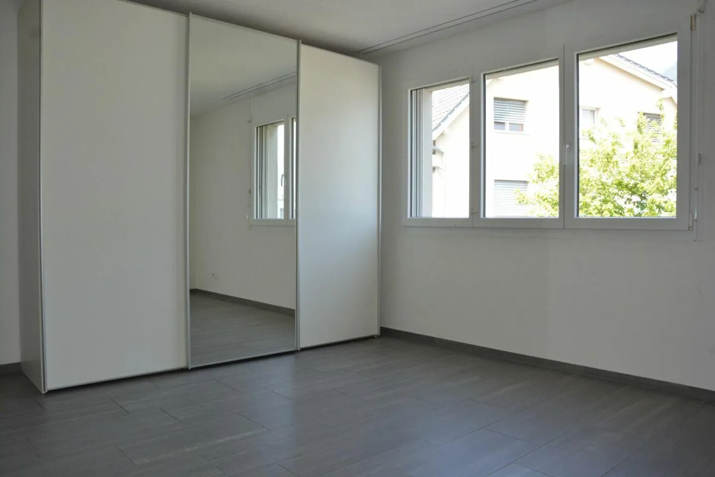 Appartement moderne de 4,5 pièces dans un emplacement central - Photo 11 sur 12