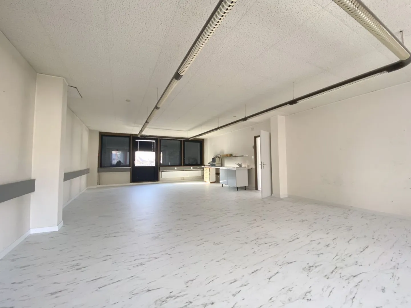 Geräumiges Büro in Neuchâtel - Foto 3 von 10