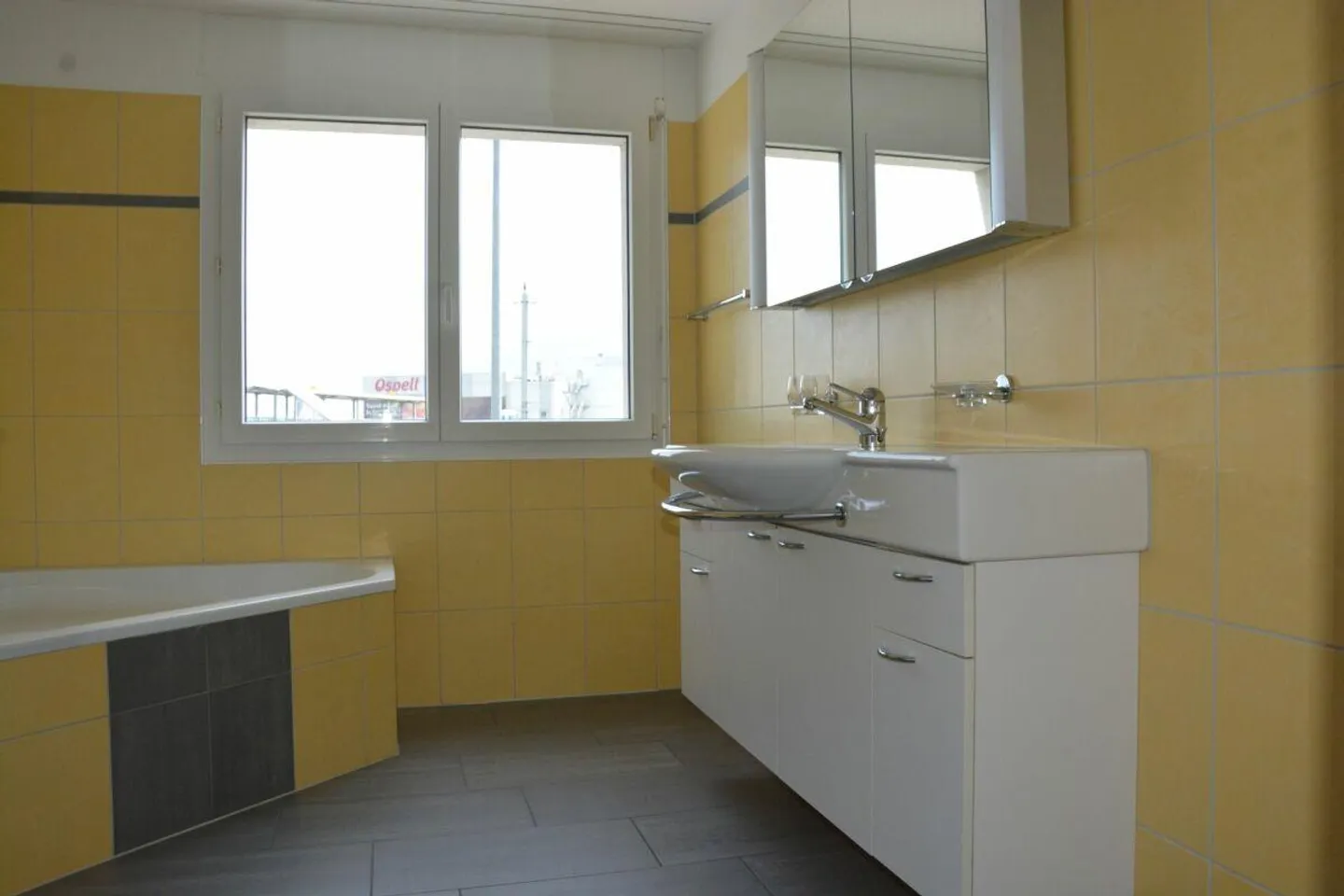 Appartement moderne de 4,5 pièces dans un emplacement central - Photo 5 sur 12