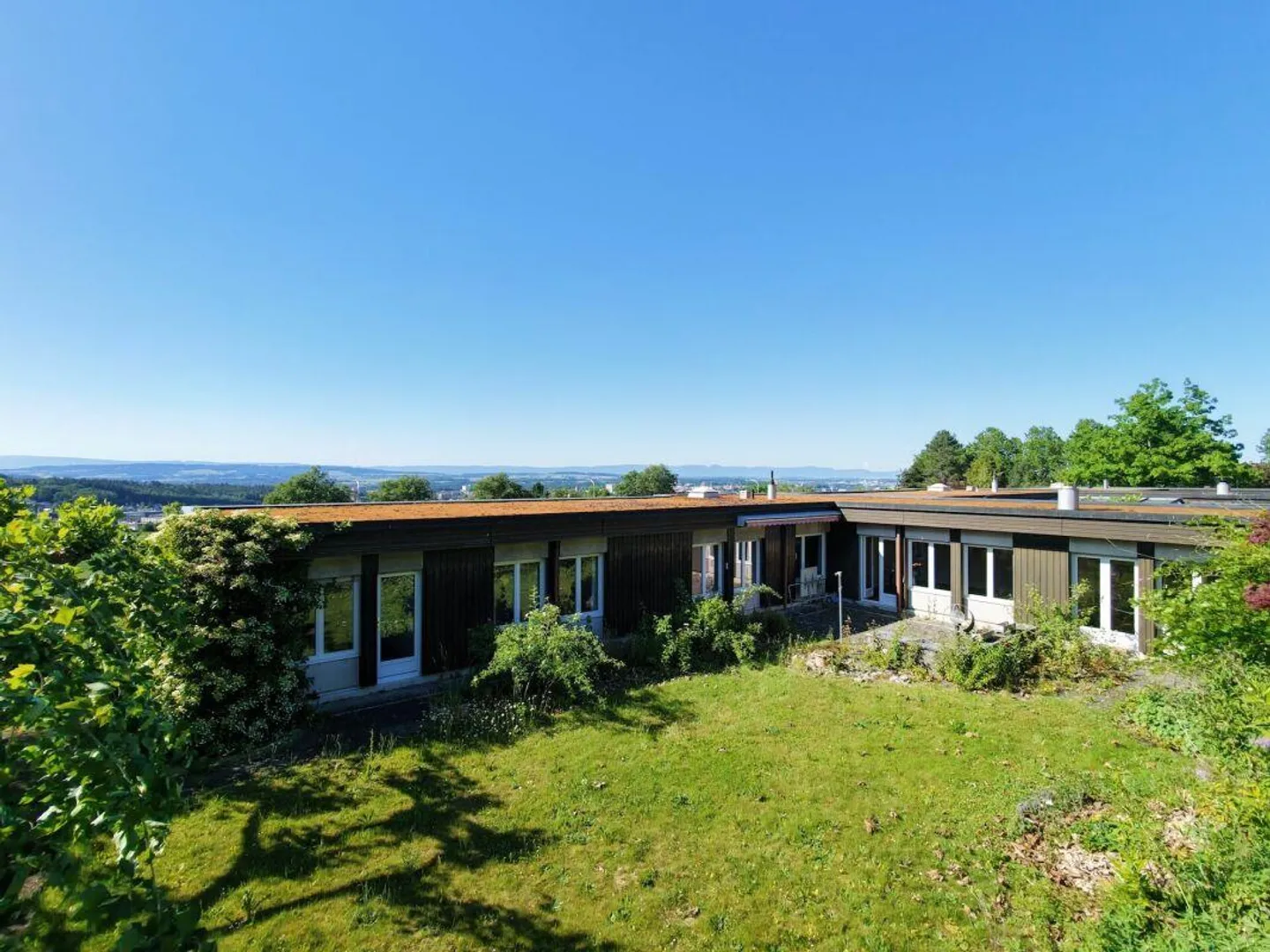 6.5-Zimmer-Einfamilienhaus im Bungalowstil mit grossem Garten und E... - Photo 2 of 22