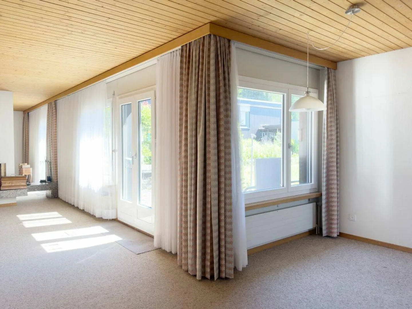 6.5-Zimmer-Einfamilienhaus im Bungalowstil mit grossem Garten und E... - Photo 8 of 22