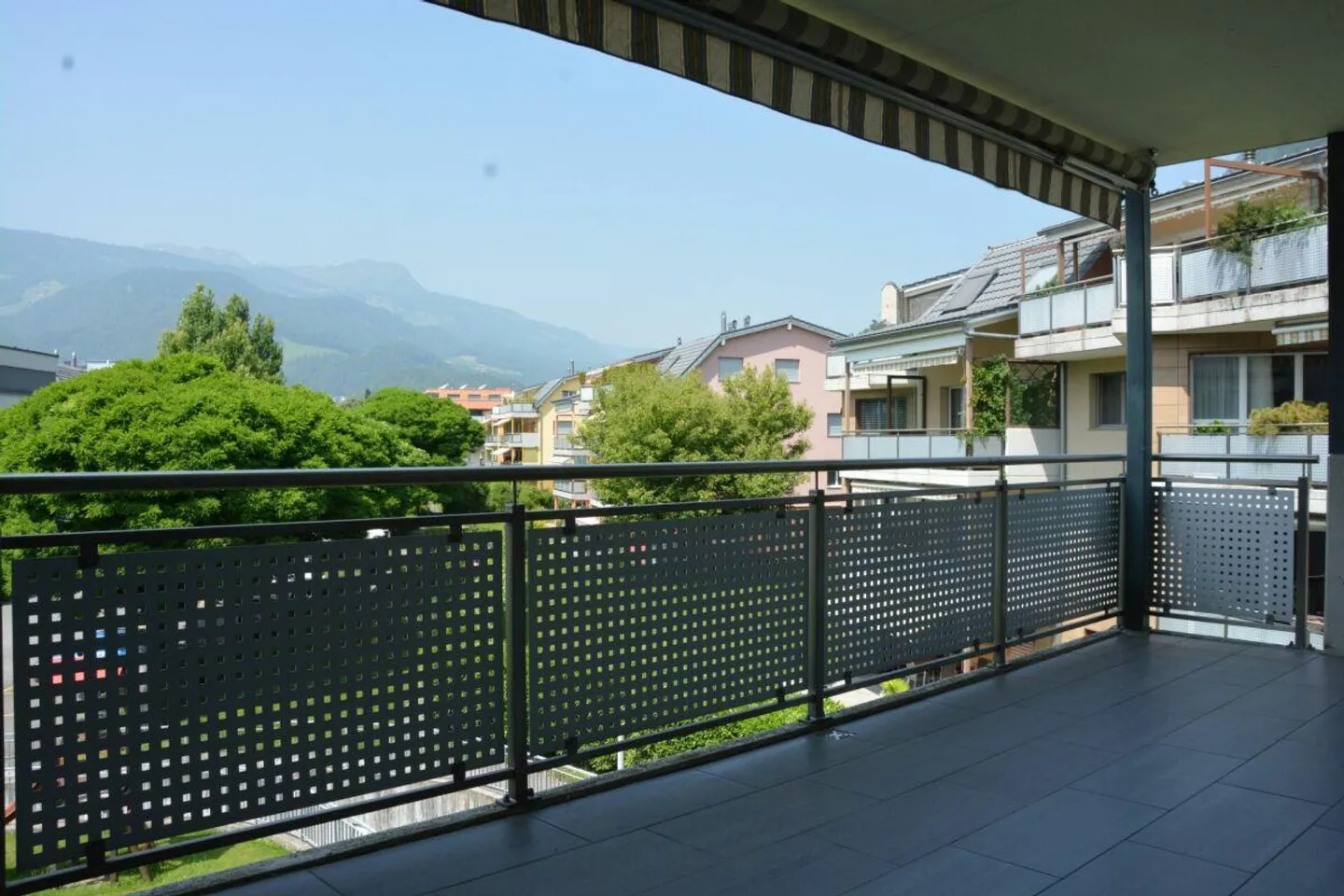 Appartement moderne de 4,5 pièces dans un emplacement central - Photo 12 sur 12
