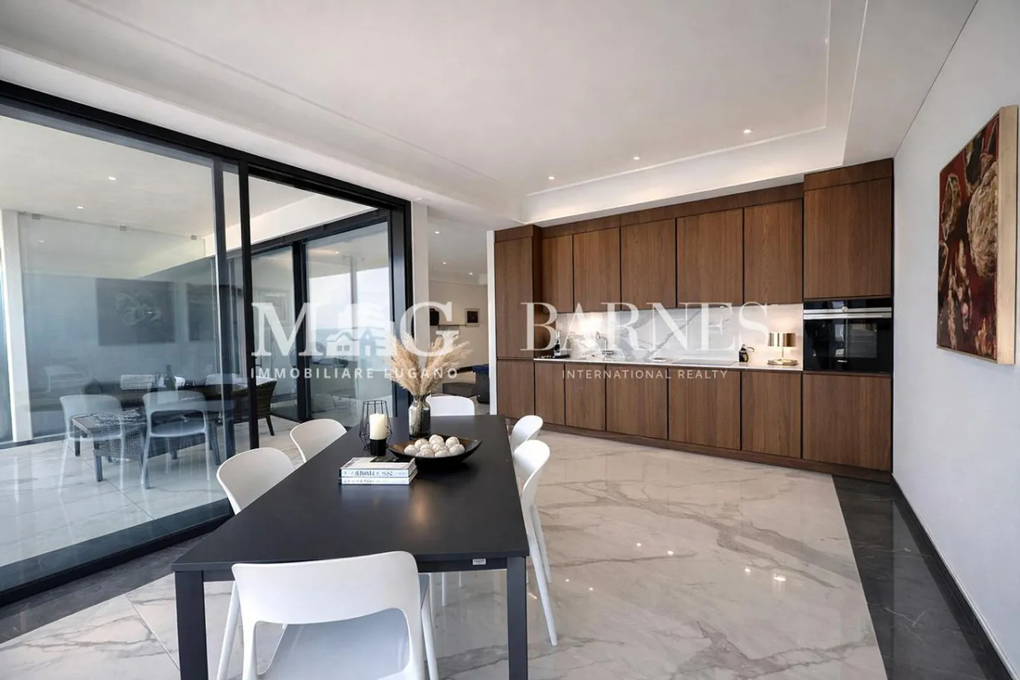 Appartamento di Lusso con Vista Lago - Foto 4 di 15