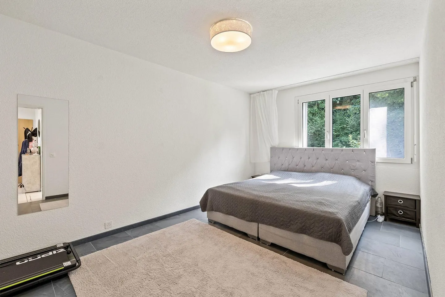 ILLNAU : APPARTEMENT 4.5 CHAMBRES AVEC JARDIN D'HIVER & GARAGE - Photo 5 sur 5