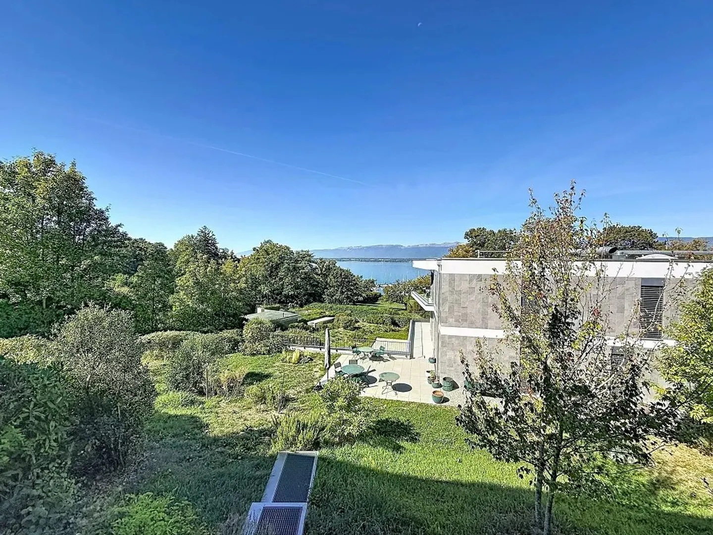 Appartement d'exception avec vue sur le lac - Photo 4 sur 10