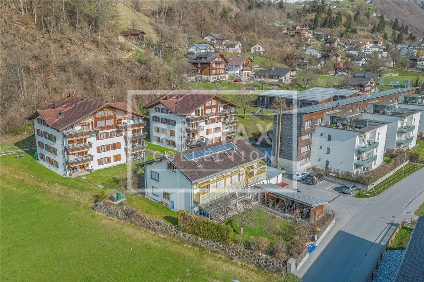 Grande casa unifamiliare con ufficio separato - Foto 2 di 13