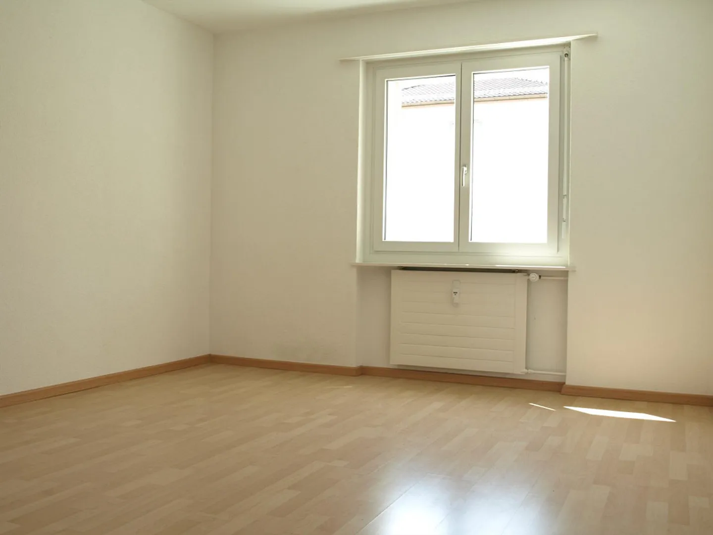 Moderne Wohnung mit grossem Balkon - Foto 6 von 7