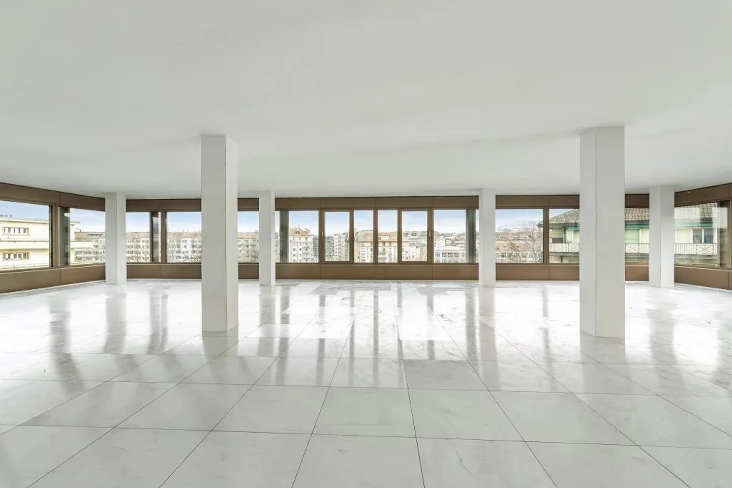 Superficie amministrativa di 245 m² nel cuore di un quartiere dinamico - Foto 2 di 12