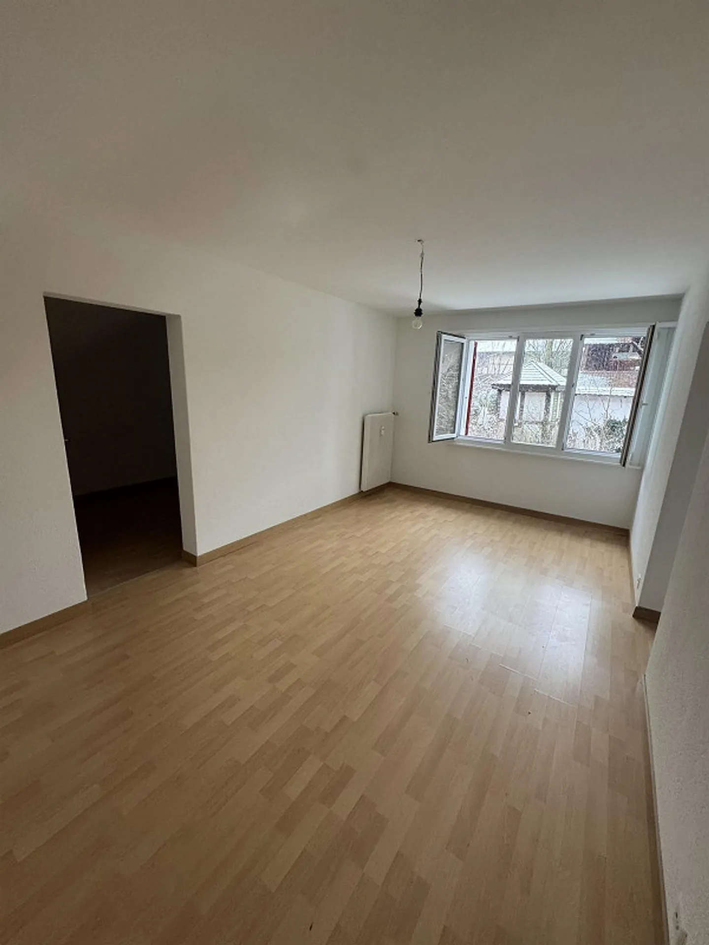 appartement pratique de 3 pièces au rez-de-chaussée - Photo 4 sur 9