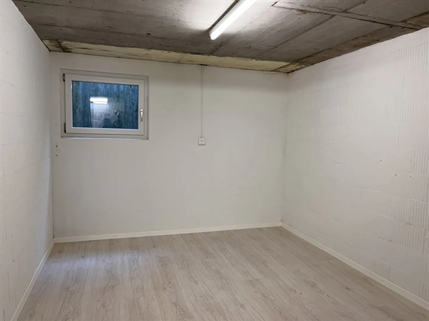 Craft room for rent - Photo 2 of 2