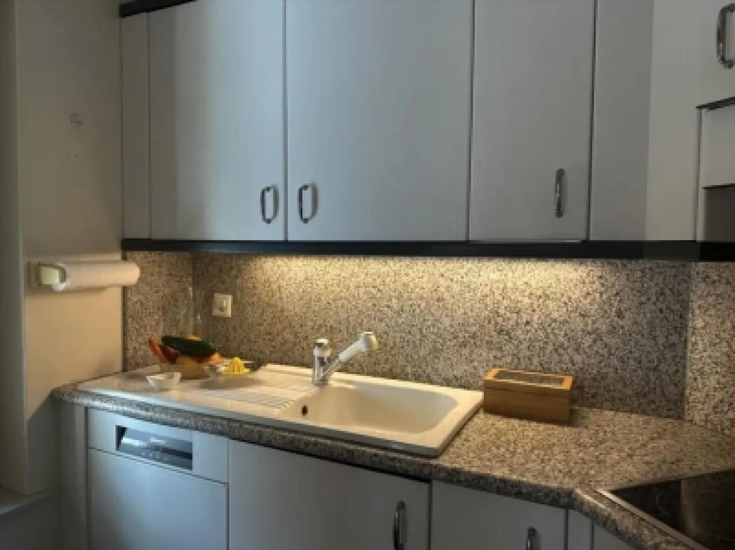 Very nice furnished 5.5-room apartment in the city center - Photo 2 of 6