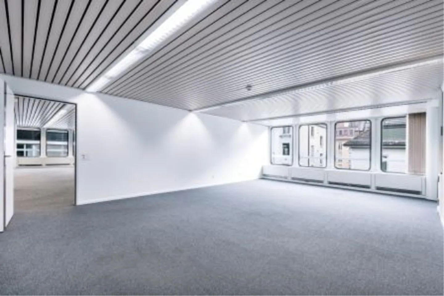 Central office space with 214 m² - immediately available in Lucerne - Photo 2 of 6
