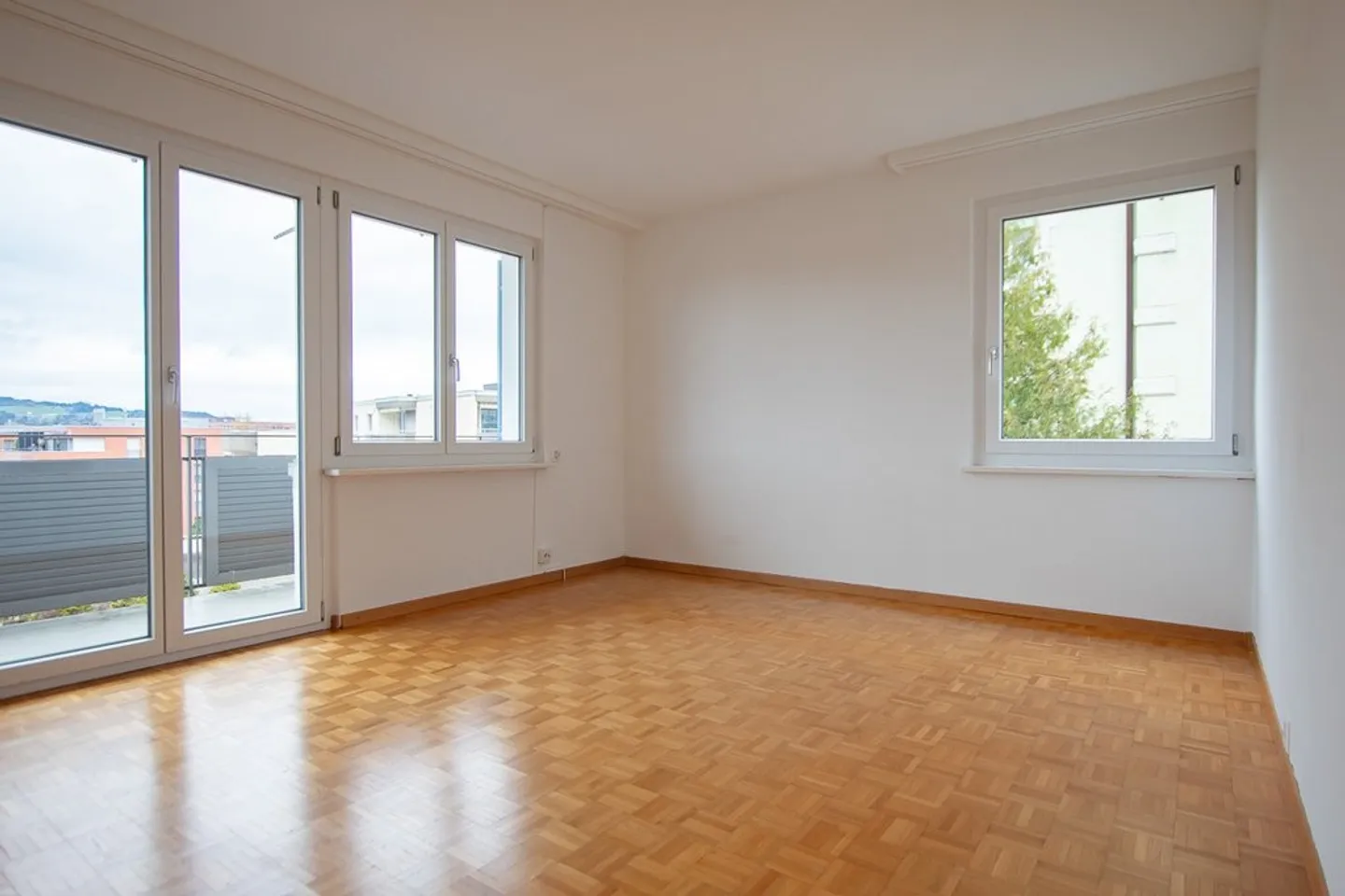Appartement 4 pièces confortable avec balcon - Photo 4 sur 5