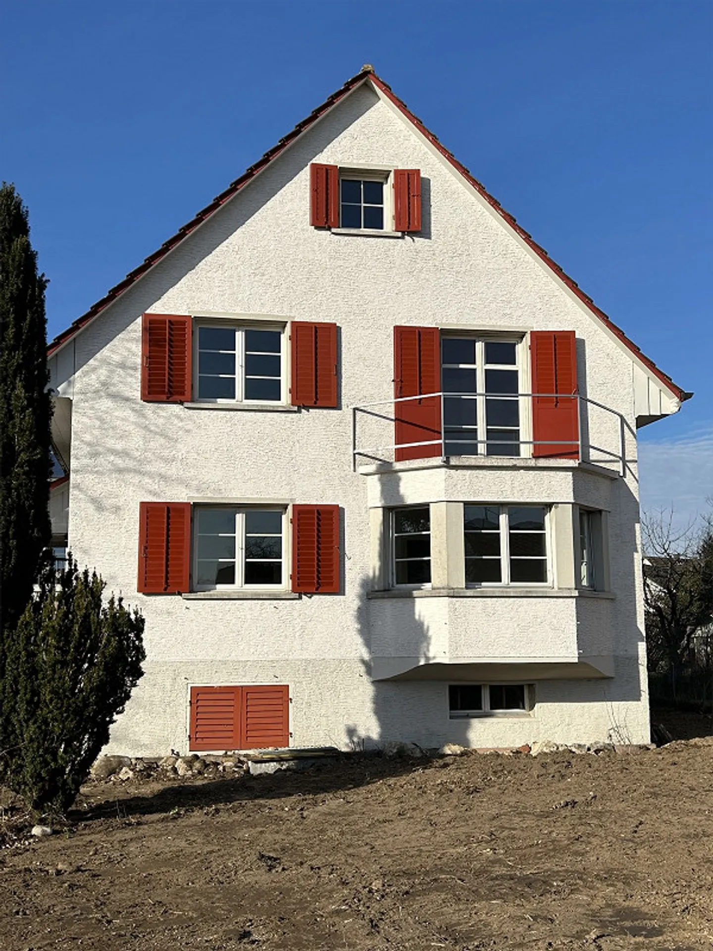 Freistehendes 4.5-Zimmer Einfamilienhaus mit Umschwung - Photo 1 of 10