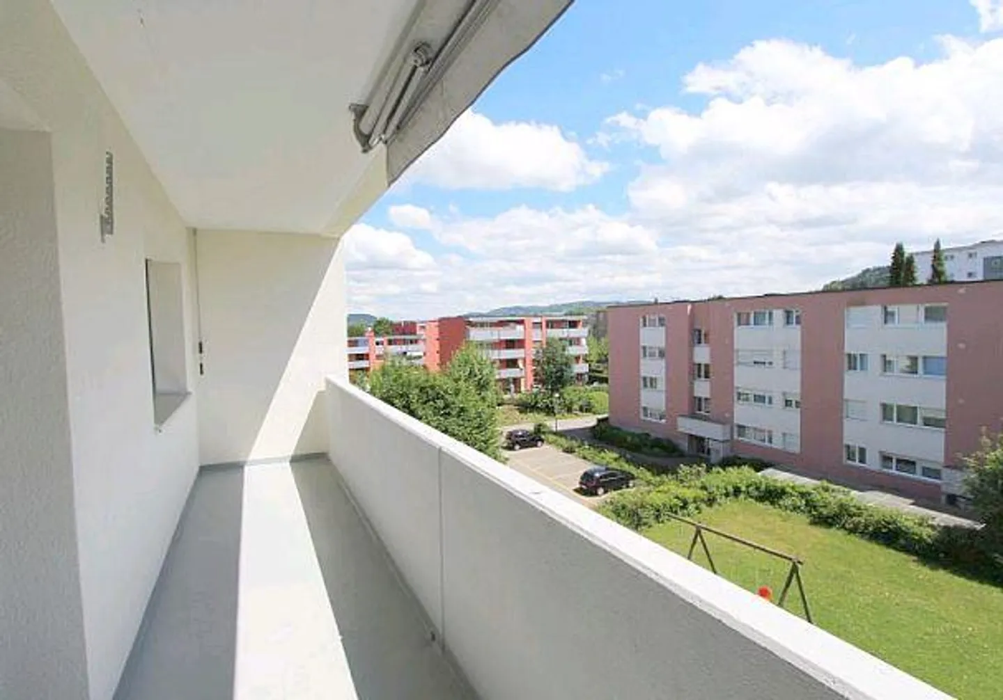 Bright and spacious 3.5 room apartment seeks new tenant! - Photo 2 of 7