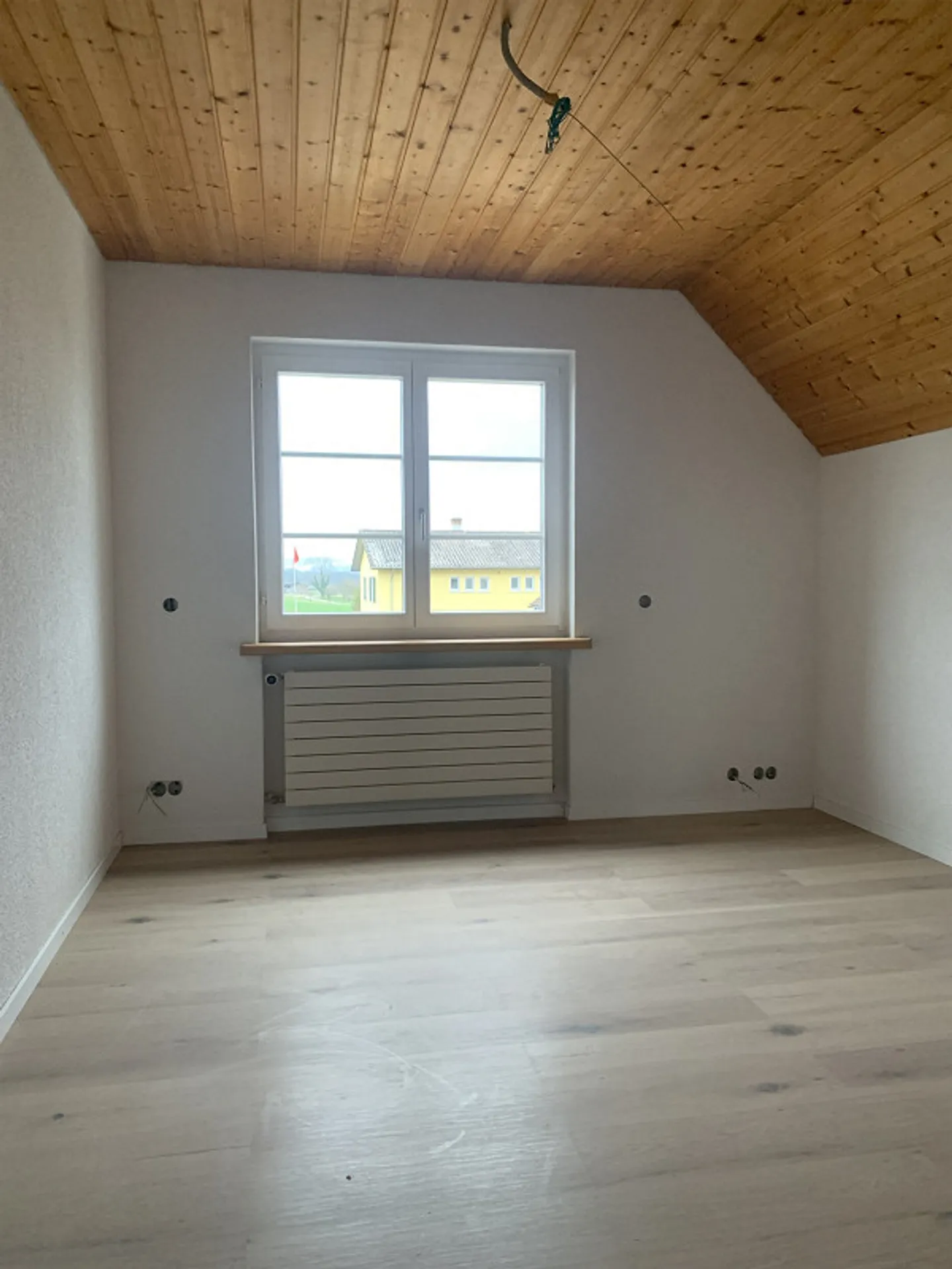 Freistehendes 4.5-Zimmer Einfamilienhaus mit Umschwung - Photo 7 of 10