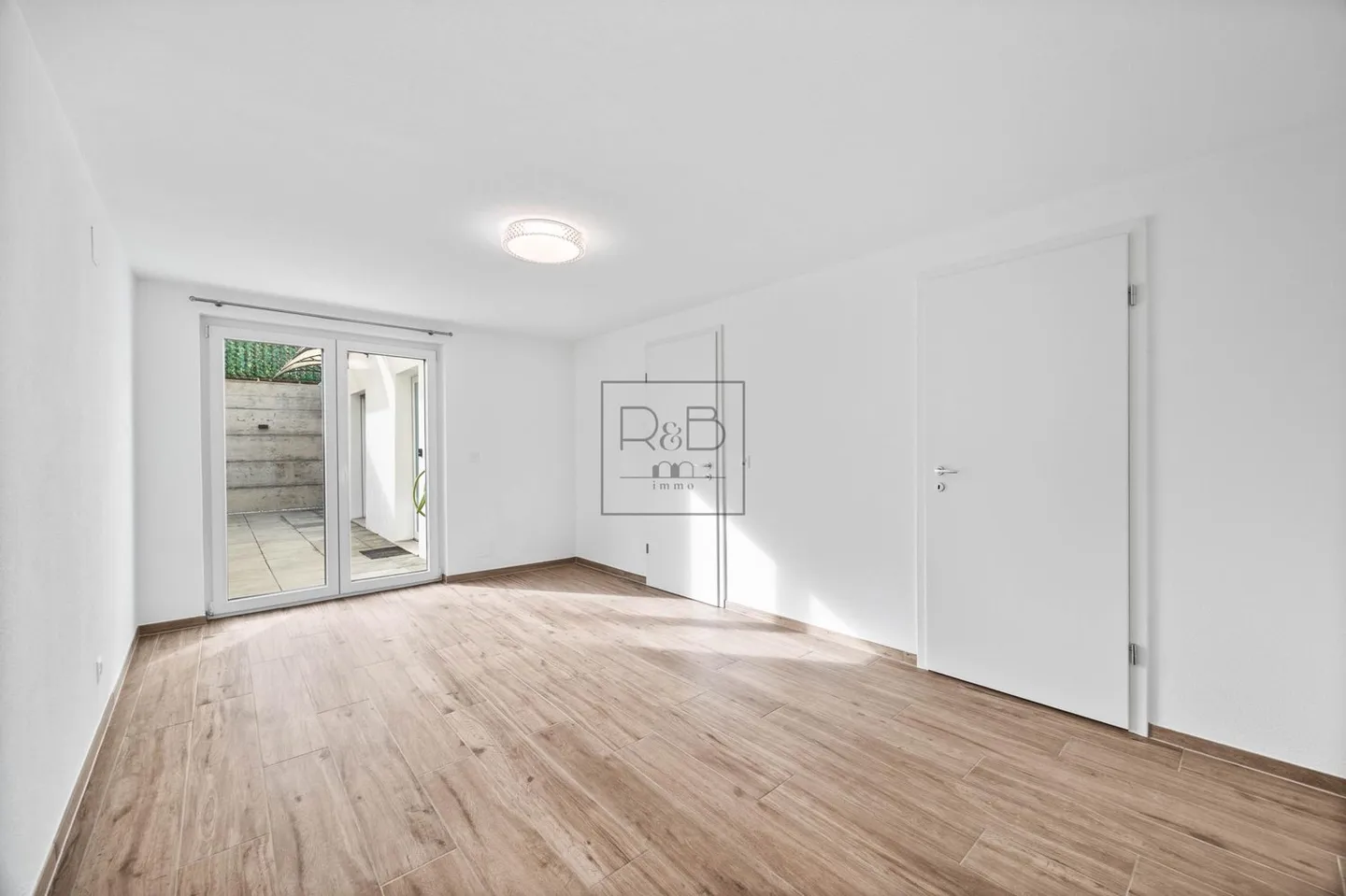 Prächtiges Haus mit zwei Wohnungen - Foto 9 von 13