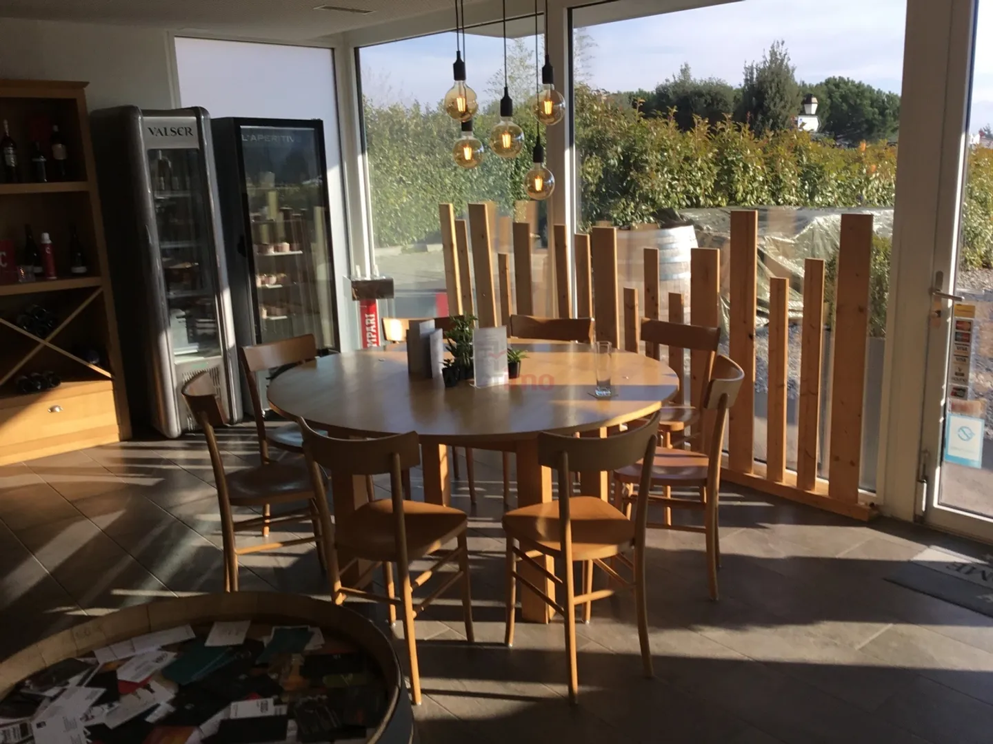 Local commercial de 120 m2 avec vitrine et terrasse de 150 m2. - Photo 3 sur 7