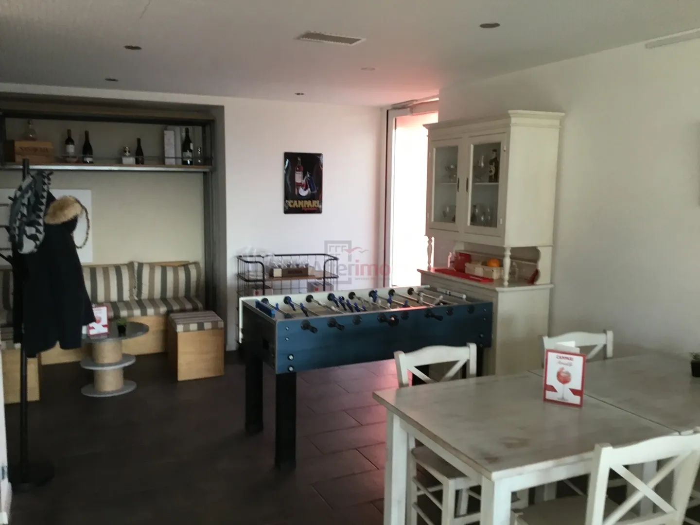 Local commercial de 120 m2 avec vitrine et terrasse de 150 m2. - Photo 6 sur 7