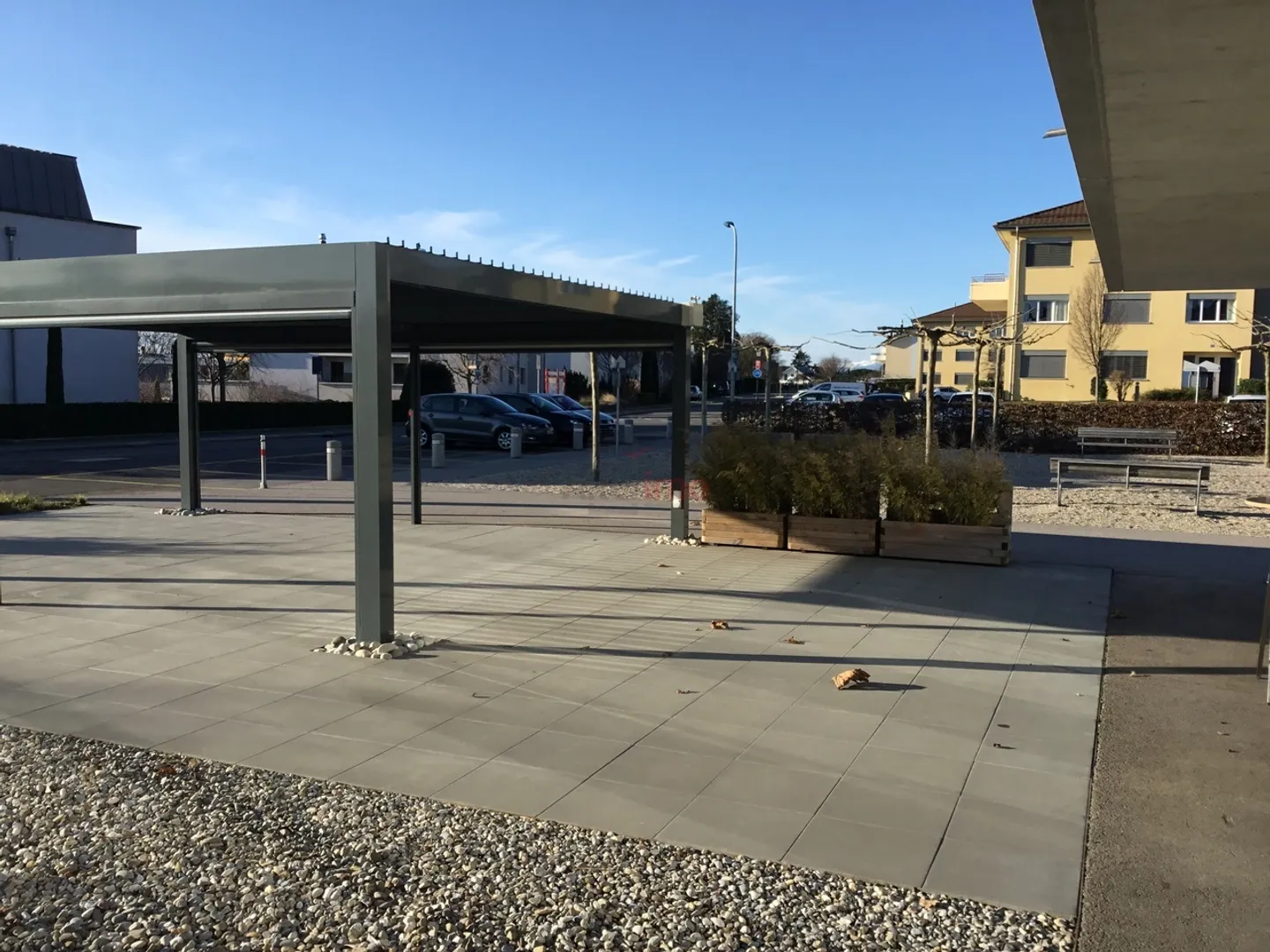 Local commercial de 120 m2 avec vitrine et terrasse de 150 m2. - Photo 7 sur 7