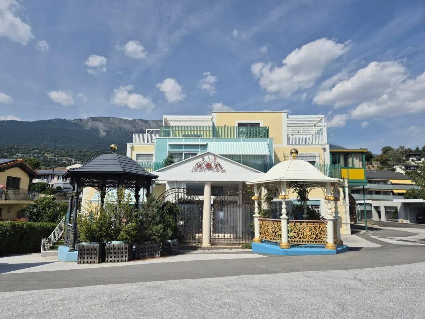 Appartement ou bureaux de 3.5 pces à Champlan d'env. 160 m2 - Photo 1 sur 7