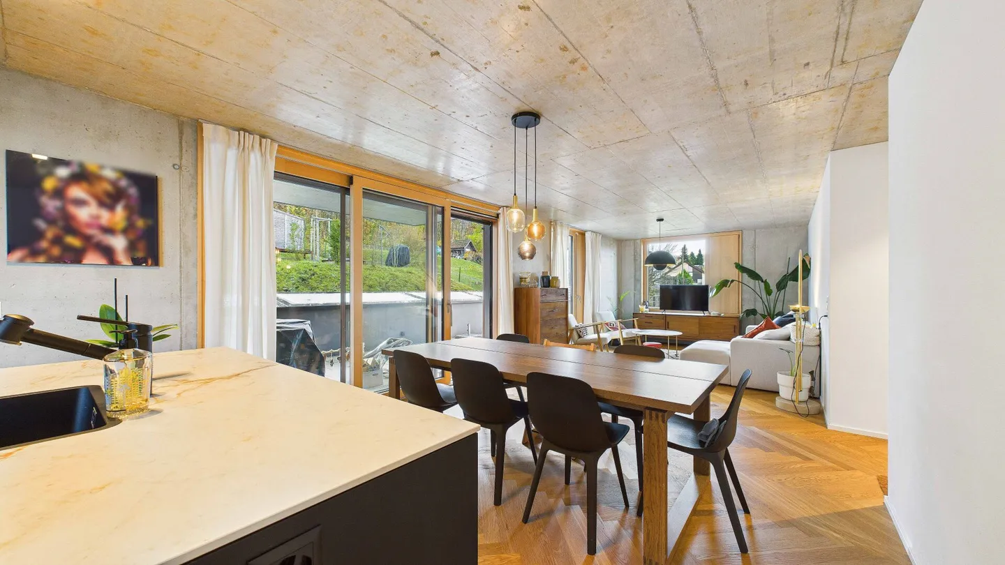 Élégance intemporelle au-dessus des toits de Regensdorf - Photo 4 sur 19