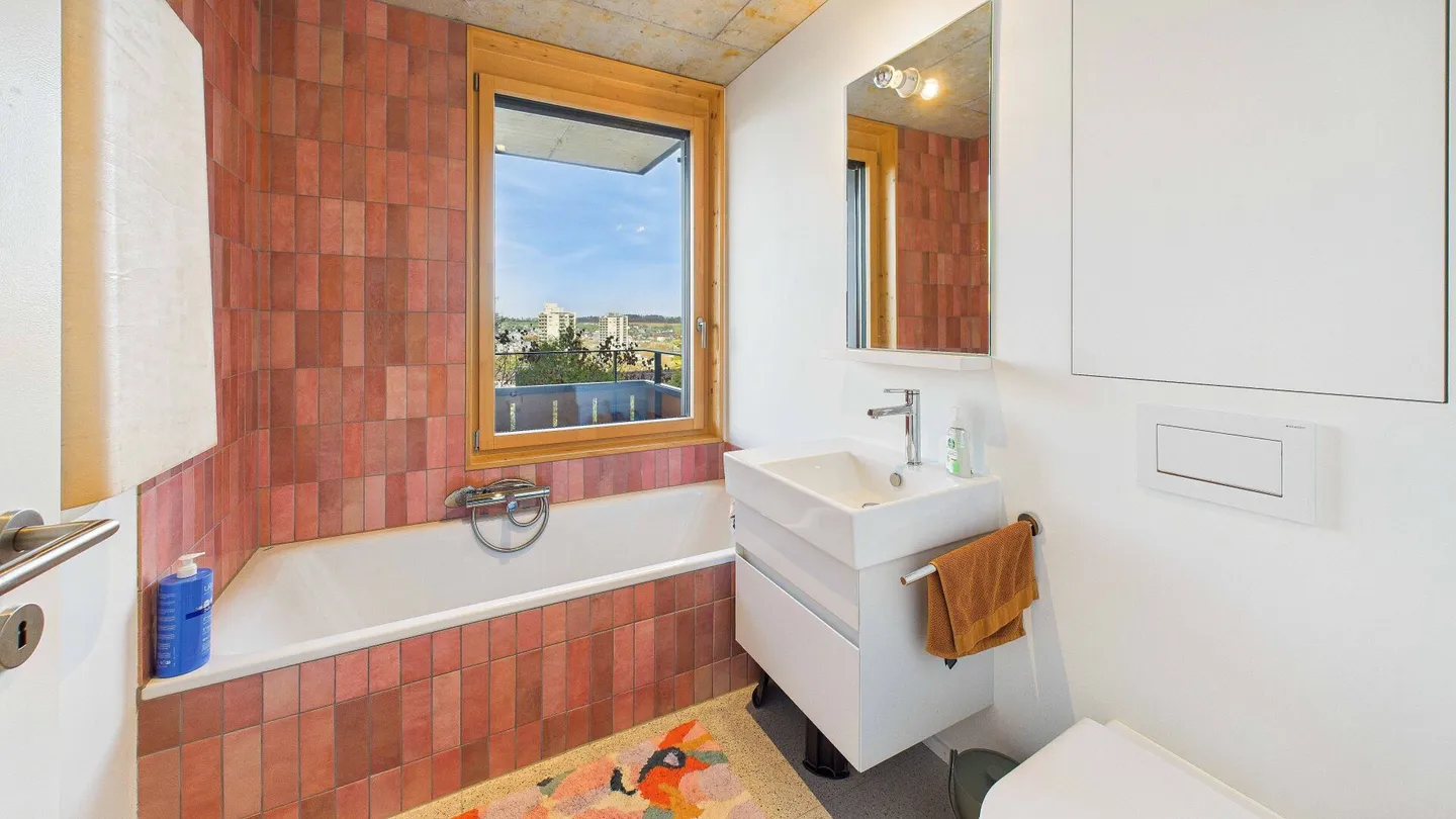 Élégance intemporelle au-dessus des toits de Regensdorf - Photo 9 sur 19