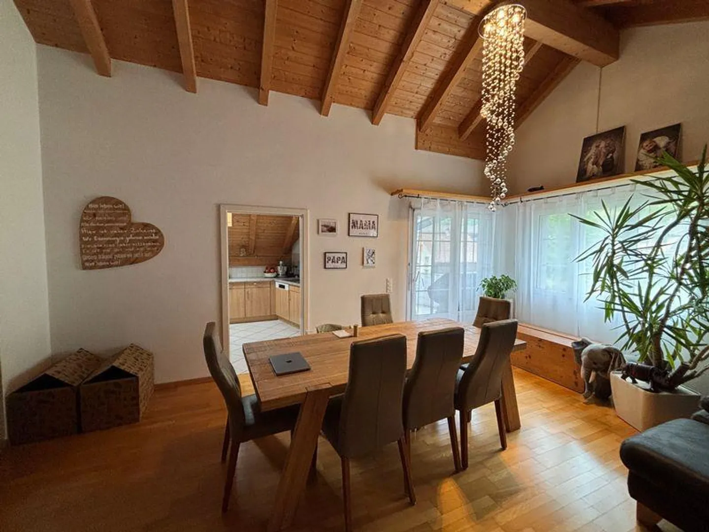 Appartamento mansardato di 3,5 locali in una casa di 3 famiglie in una posizione tranquilla - Foto 1 di 11