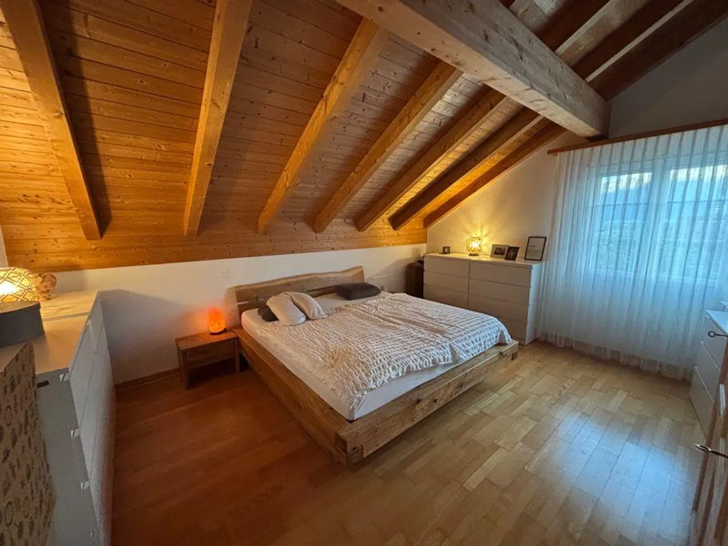 Appartamento mansardato di 3,5 locali in una casa di 3 famiglie in una posizione tranquilla - Foto 6 di 11