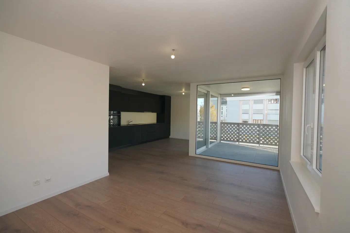 NEUE 2,5-ZIMMER-WOHNUNGEN IM 2. STOCK IN SIERRE - Foto 5 von 11