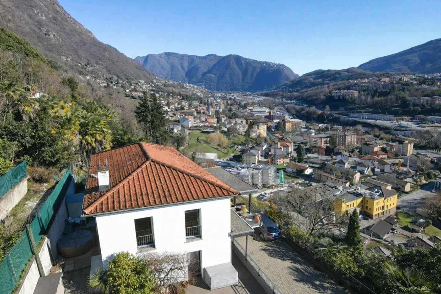 Casa unifamiliare in campagna, soleggiata e con vista - Foto 3 di 30