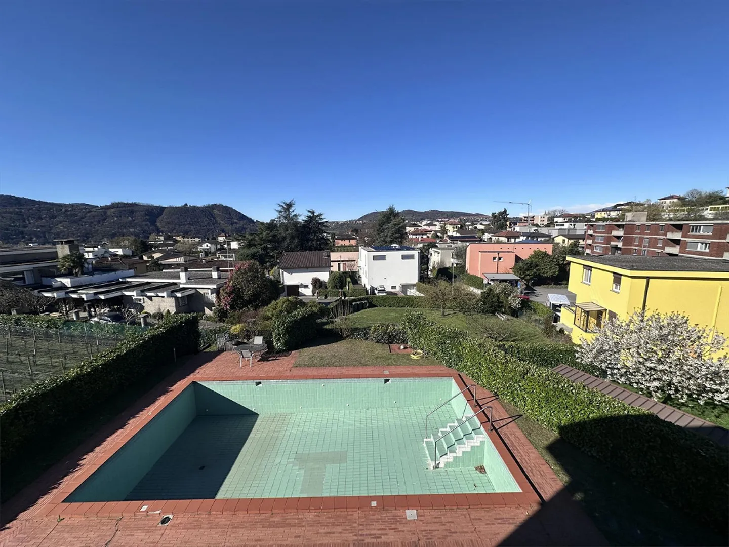 PENTHOUSE INDISPENSABLE 4.5 AVEC PISCINE ET VUE PANORAMIQUE - Photo 3 sur 13